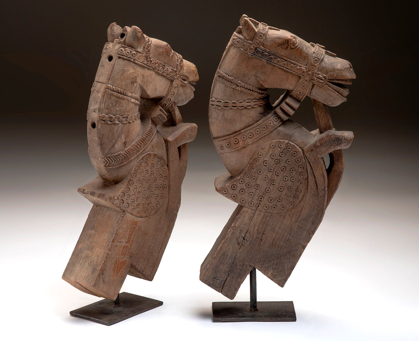 HORSE WOOD CARVINGS (PAIR)