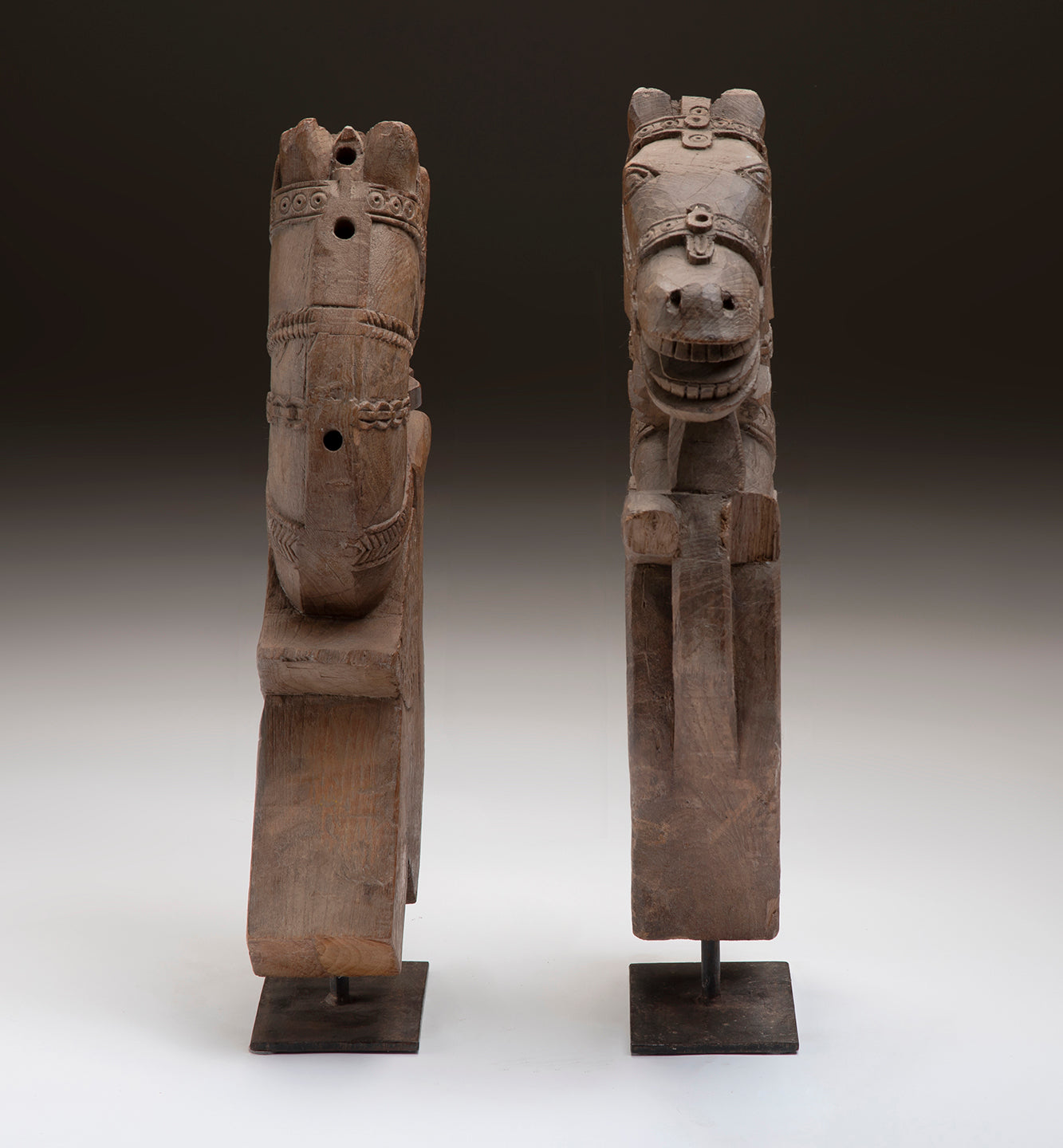 HORSE WOOD CARVINGS (PAIR)