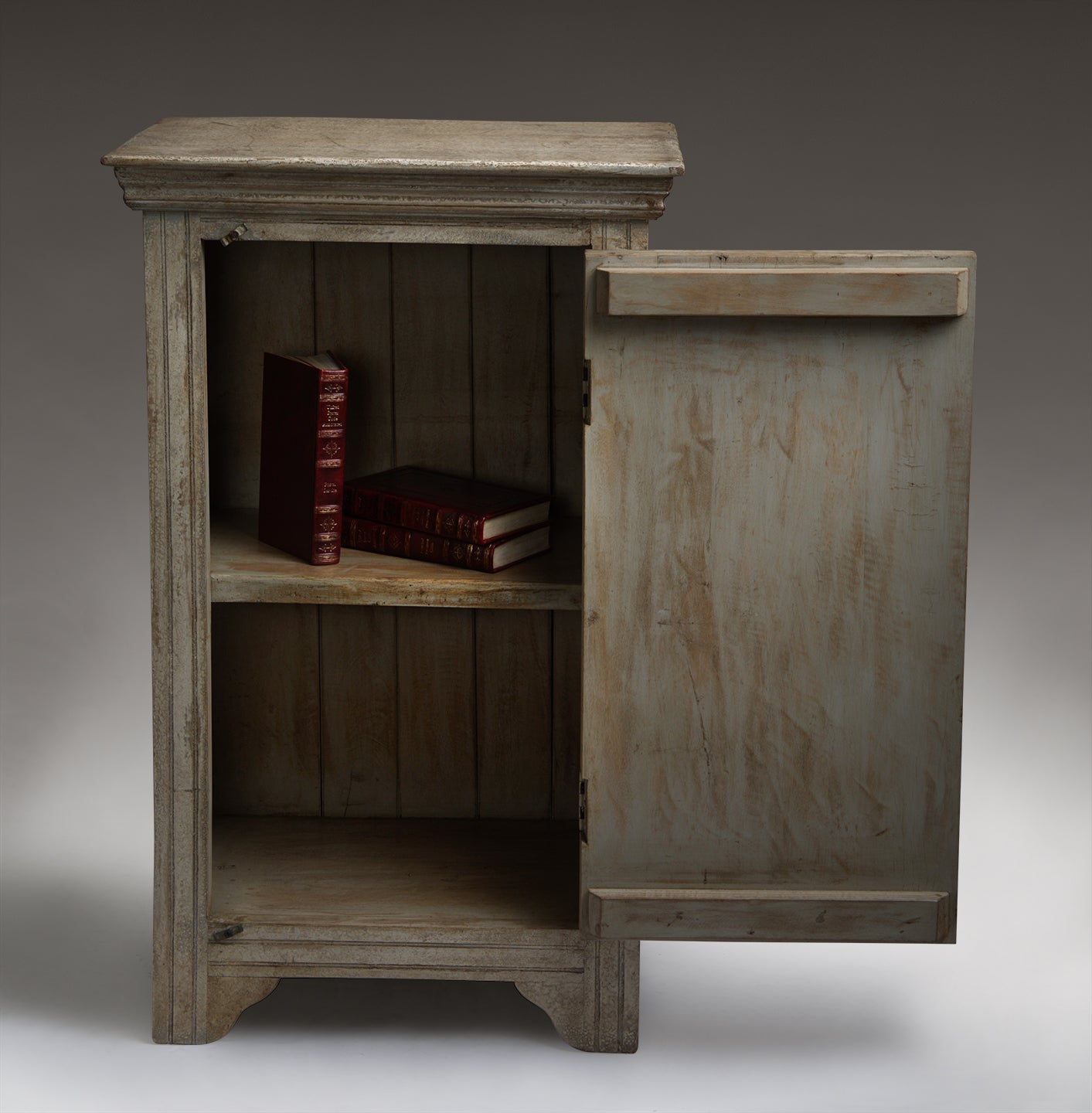 UNIQUE WASHED CABINET