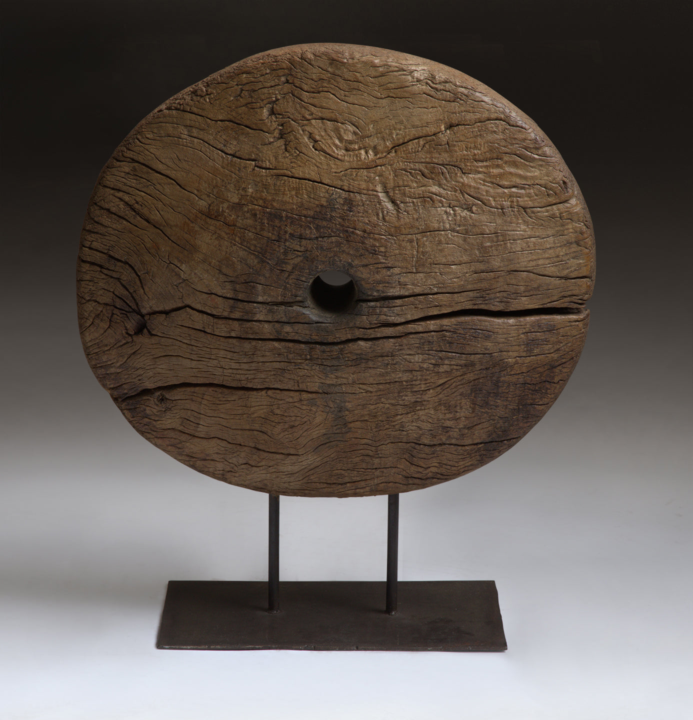 VINTAGE SOLID WOOD WHEEL (LARGE)