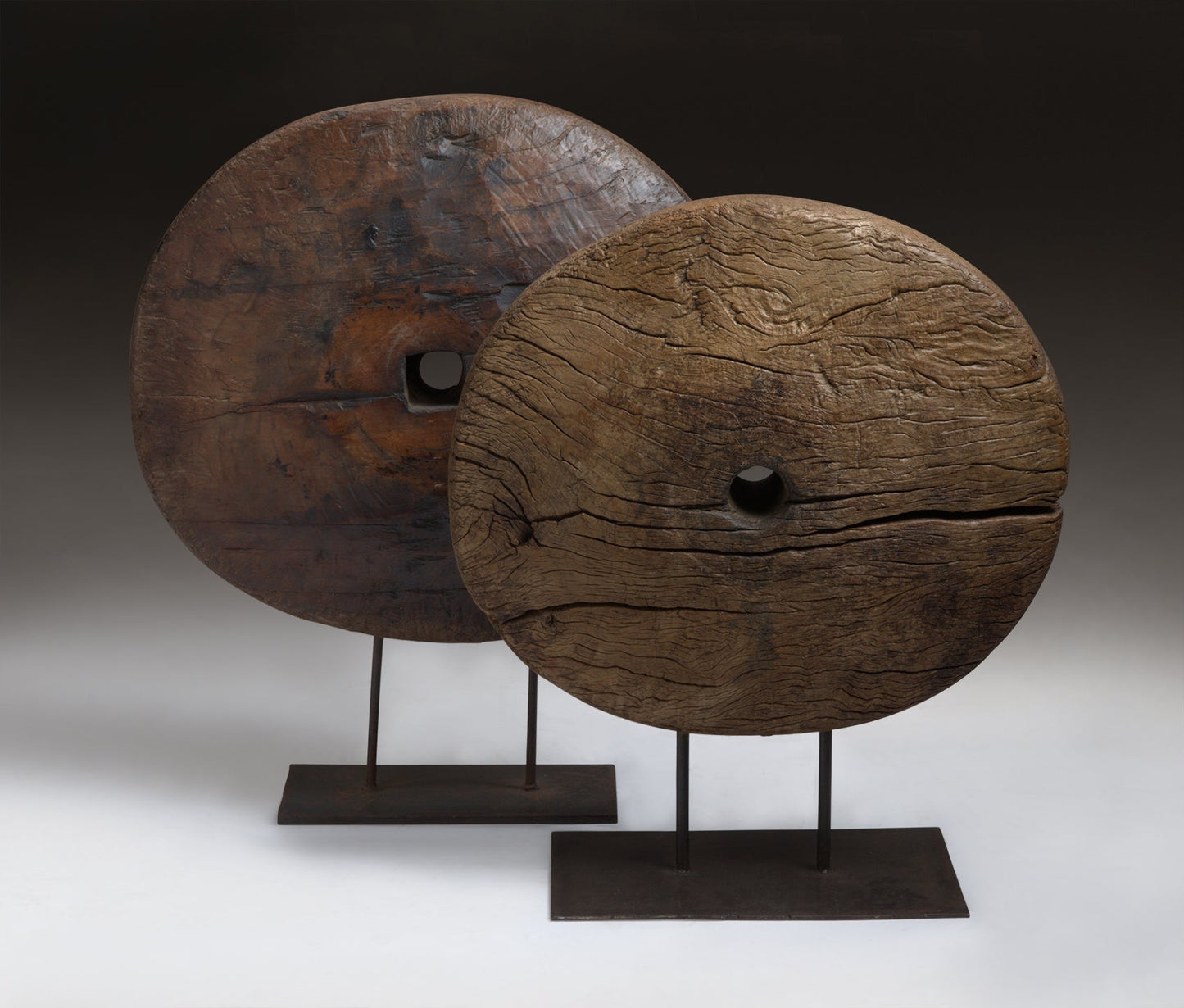 VINTAGE SOLID WOOD WHEEL (LARGE)